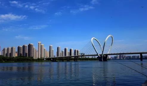 沈阳，致尊敬的听众朋友们